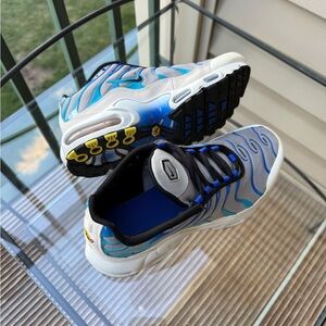 Nike Air Max Plus TN Gray Blue White Sneakers Youth 4.5Y EU 36.5 Women 6